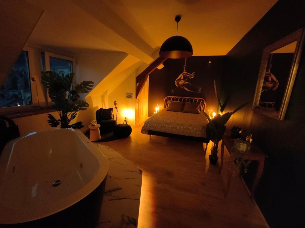 El Circo Gambetta,Sublime Suite Balneo Hypercentre เอแปร์เน ภายนอก รูปภาพ